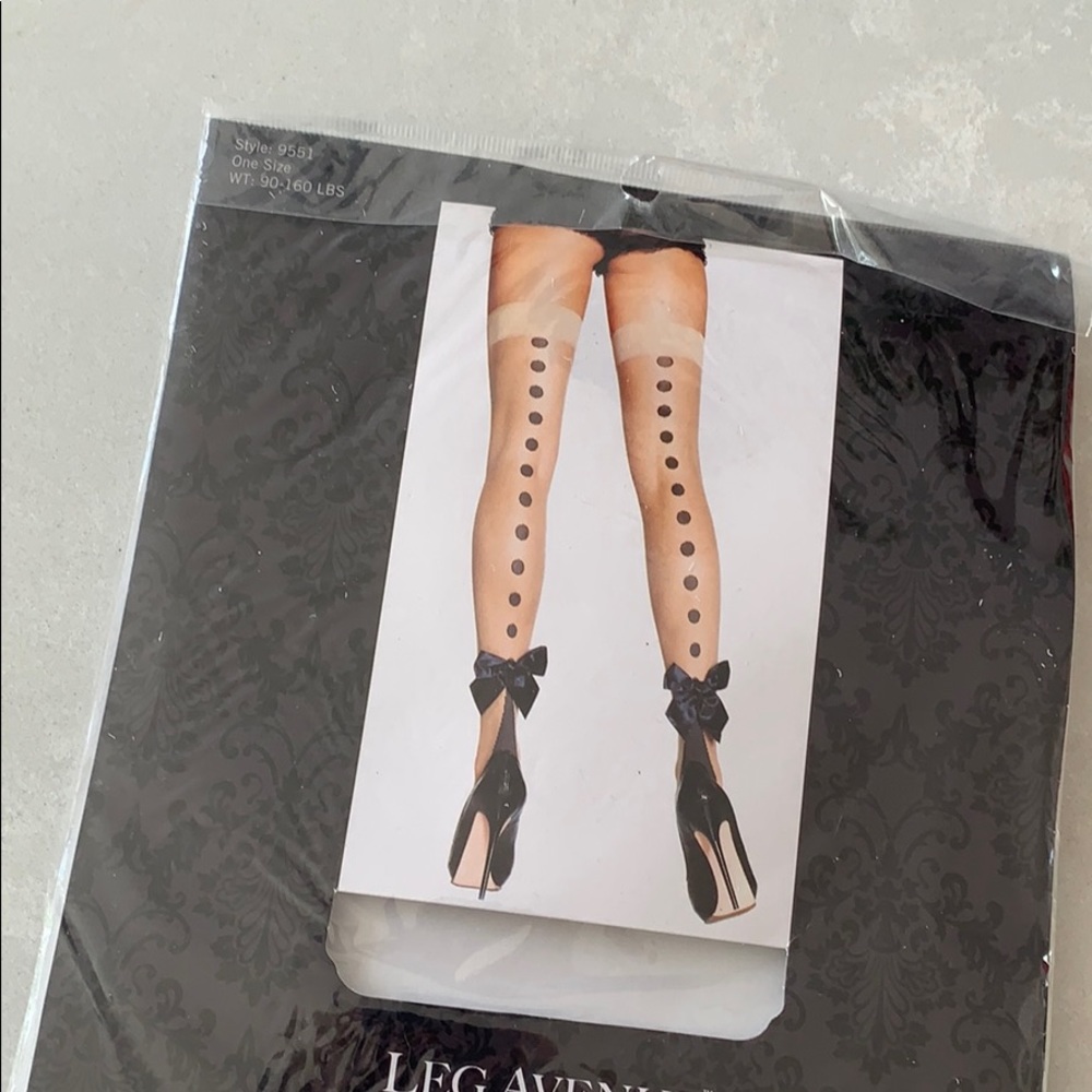 Leg Avenue Thigh Highs polka dot backseam bow - Picture 4 of 5